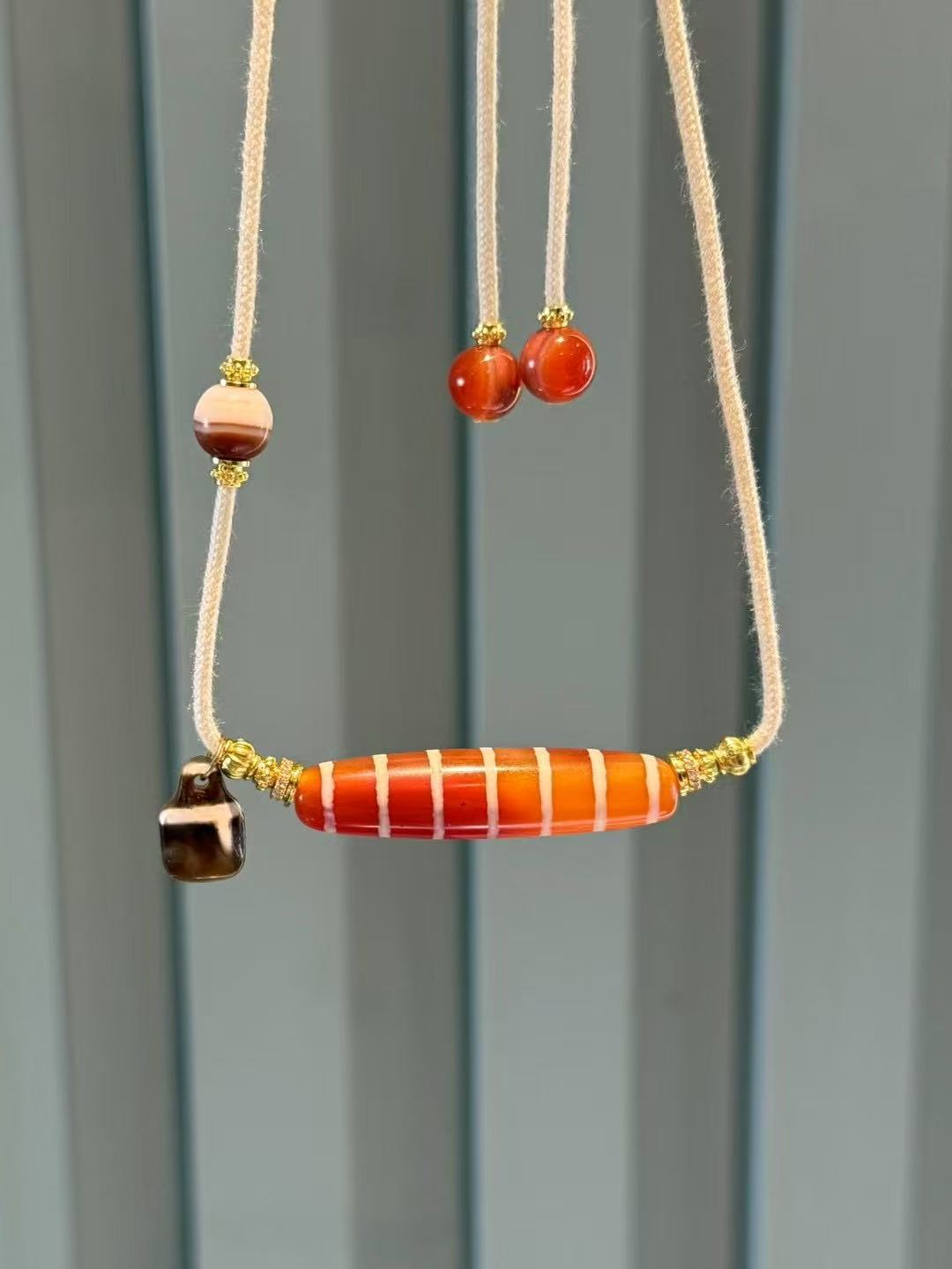 Six-Line Etched Red Agate Multi-Cultural Necklace • Tibetan & West Asian Fusion Aoao Toys