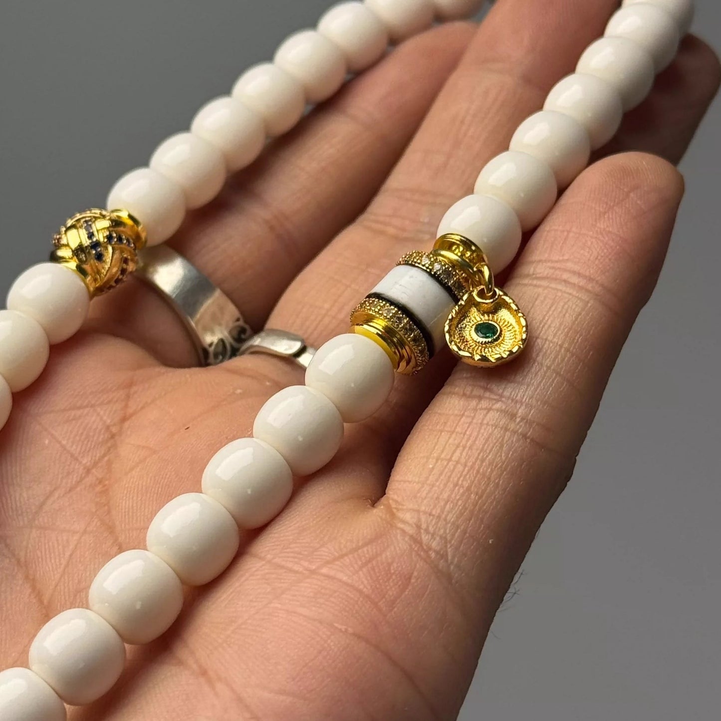Camel Bone Old-Style Handheld Bracelet • 9×8mm Aoao Toys
