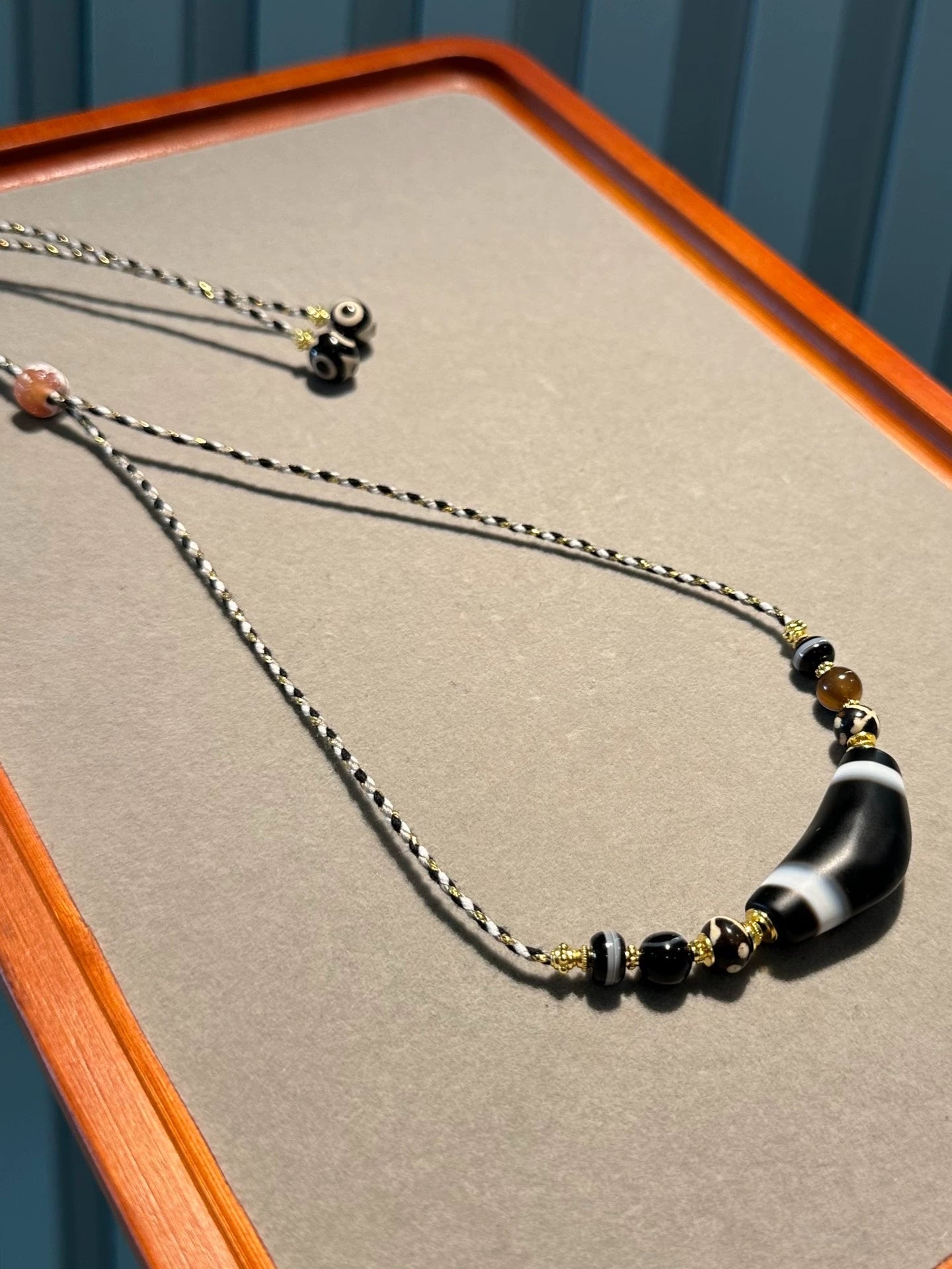 Black & White Ox Horn Bead Collarbone Chain Aoao Toys