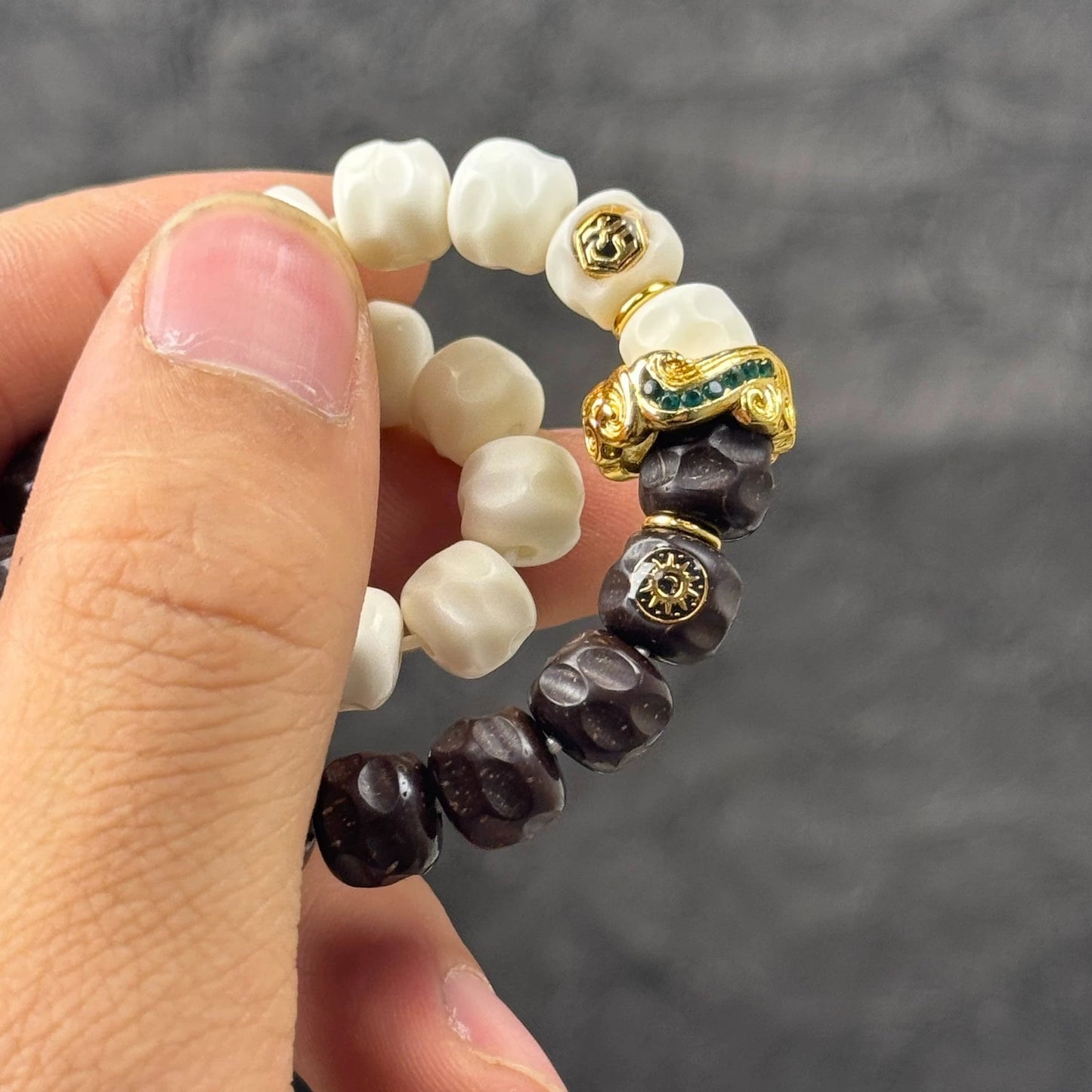 Handcrafted Coconut Palm & White Jade Bodhi Wuxiang Yin-Yang Single Bracelet with 9*8mm Carved Beads Aoao Toys