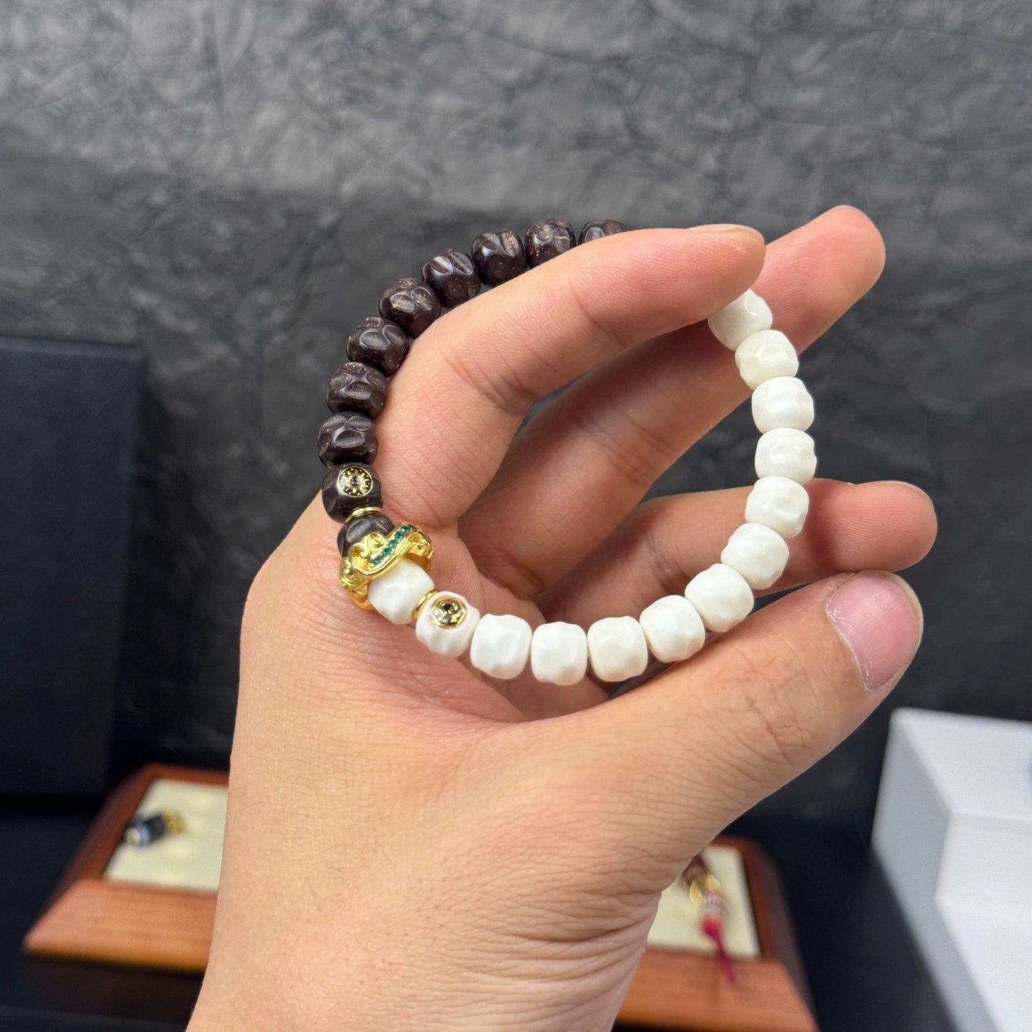 Handcrafted Coconut Palm & White Jade Bodhi Wuxiang Yin-Yang Single Bracelet with 9*8mm Carved Beads Aoao Toys