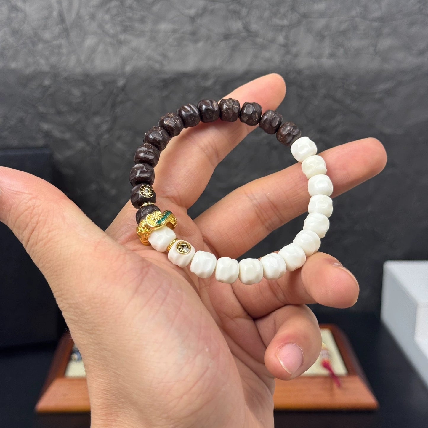 Handcrafted Coconut Palm & White Jade Bodhi Wuxiang Yin-Yang Single Bracelet with 9*8mm Carved Beads Aoao Toys