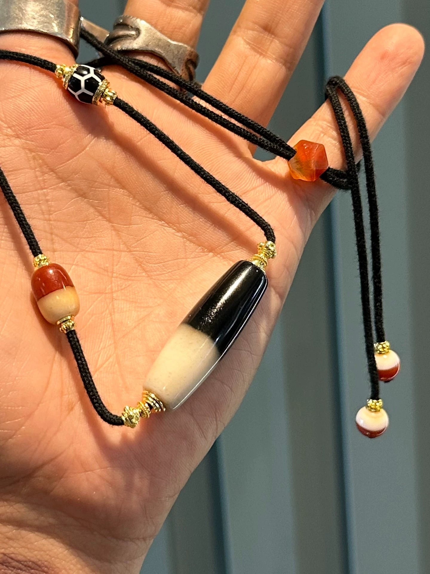 Perfect Cuo Si Dzi Collarbone Necklace • Black-White Yin-Yang Design Aoao Toys