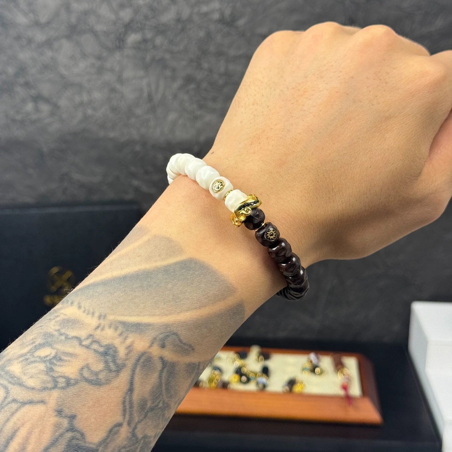 Handcrafted Coconut Palm & White Jade Bodhi Wuxiang Yin-Yang Single Bracelet with 9*8mm Carved Beads Aoao Toys