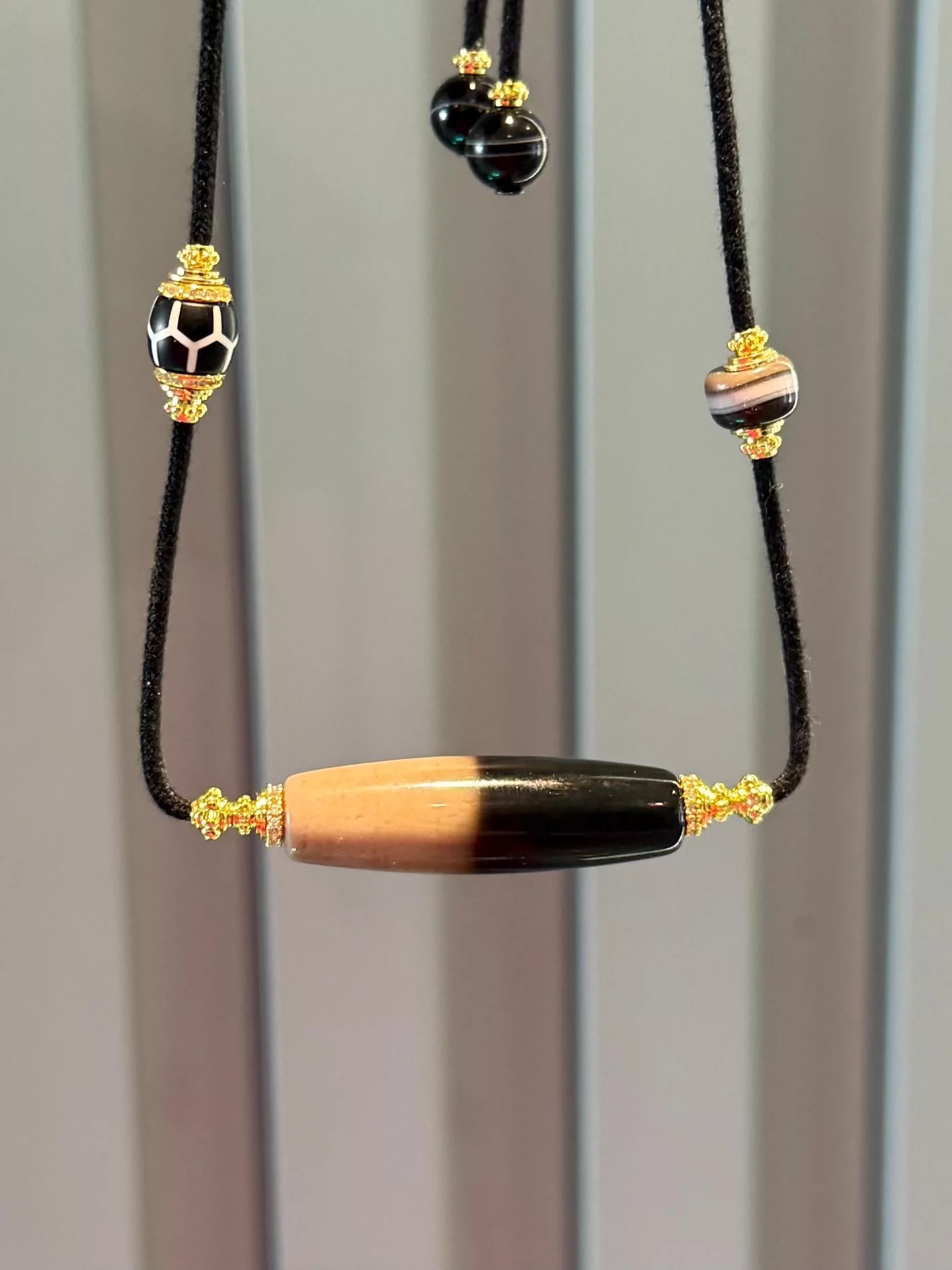 Perfect Cuo Si Dzi Collarbone Necklace • Black-White Yin-Yang Design Aoao Toys
