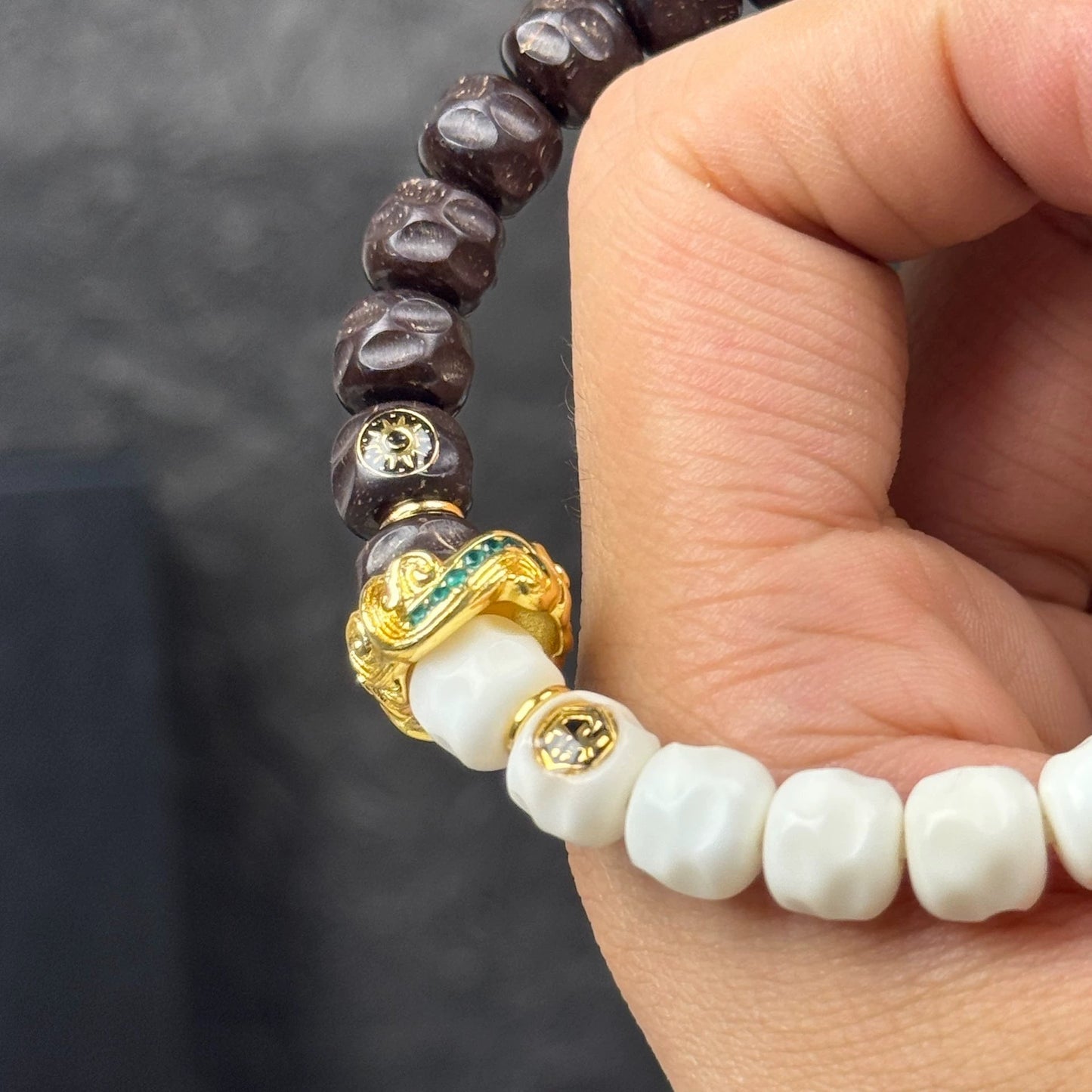 Handcrafted Coconut Palm & White Jade Bodhi Wuxiang Yin-Yang Single Bracelet with 9*8mm Carved Beads Aoao Toys