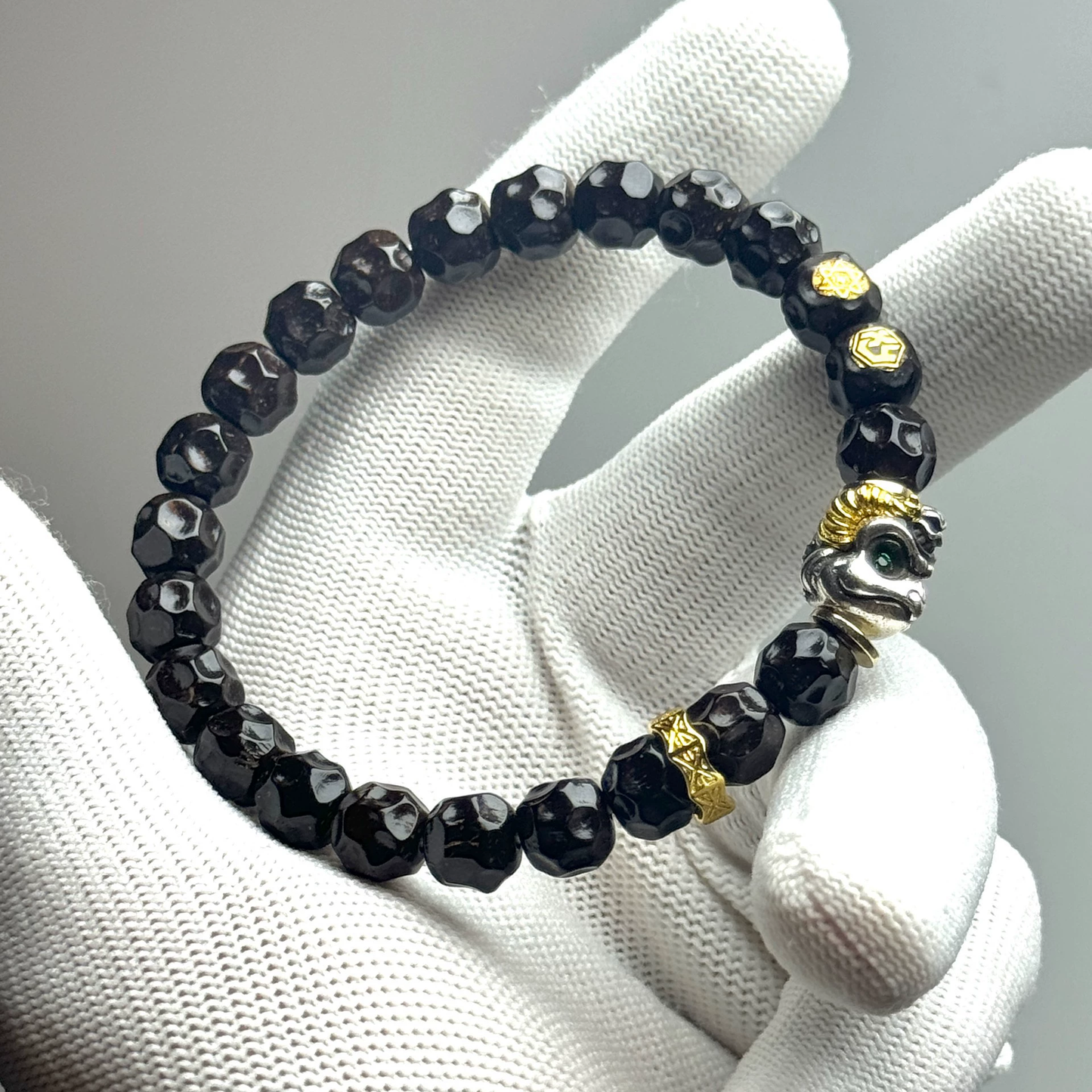 Natural Coconut Palm Wuxiang Single Bracelet with 9*8mm Carved Beads & Two-Tone Garuda Pendant Aoao Toys