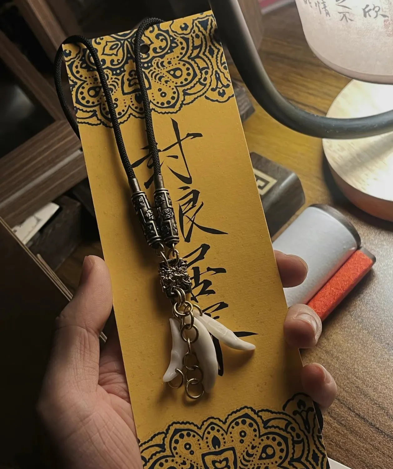 GOEMON | Black Dog Tooth Necklace "Fenglang Juxu" Aoao Toys