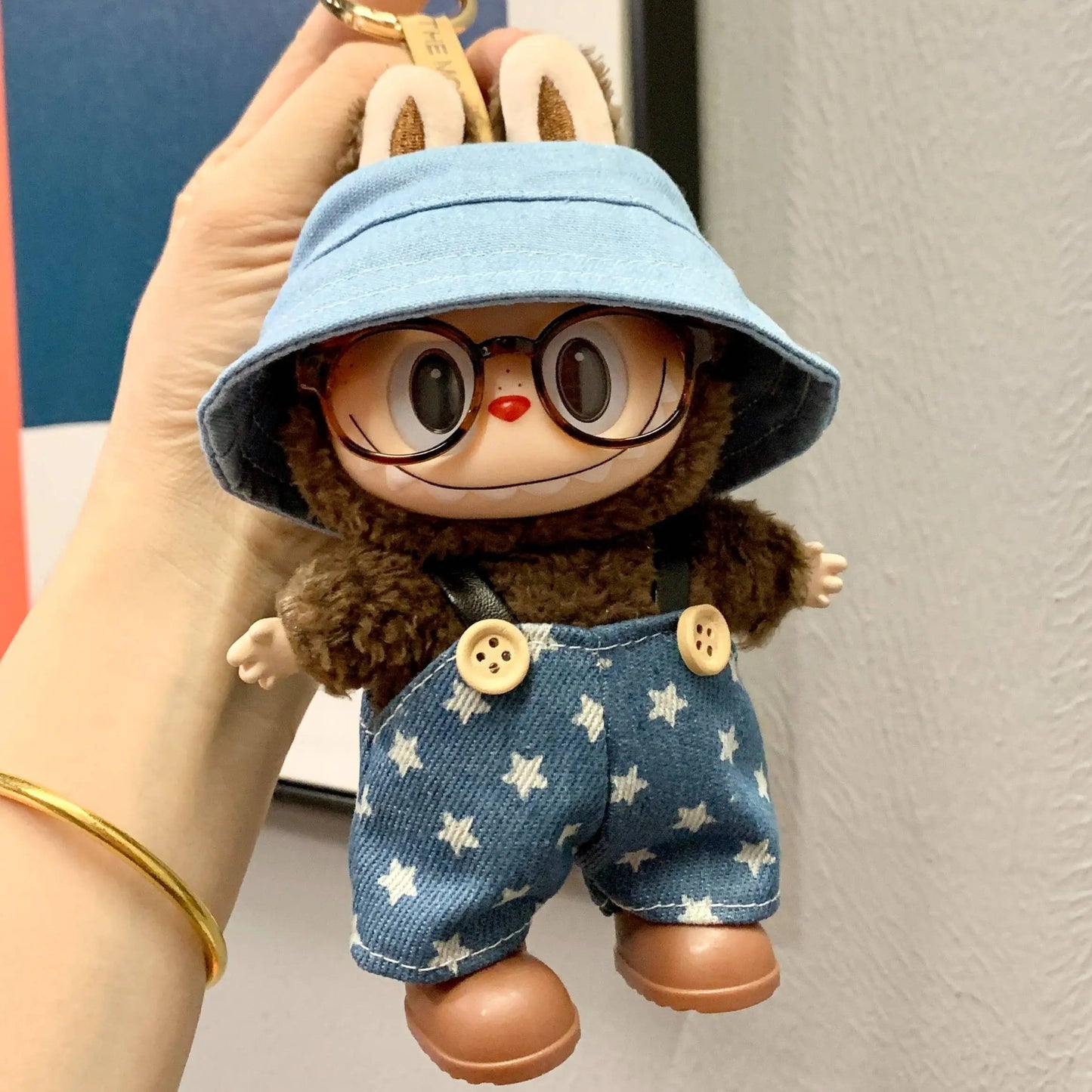 🌟 Labubu Starry Denim 4-Piece Set (Includes Hat + Glasses + Overalls + Shoes • Doll Not Included • Part of the Labubu Outfit Collection)