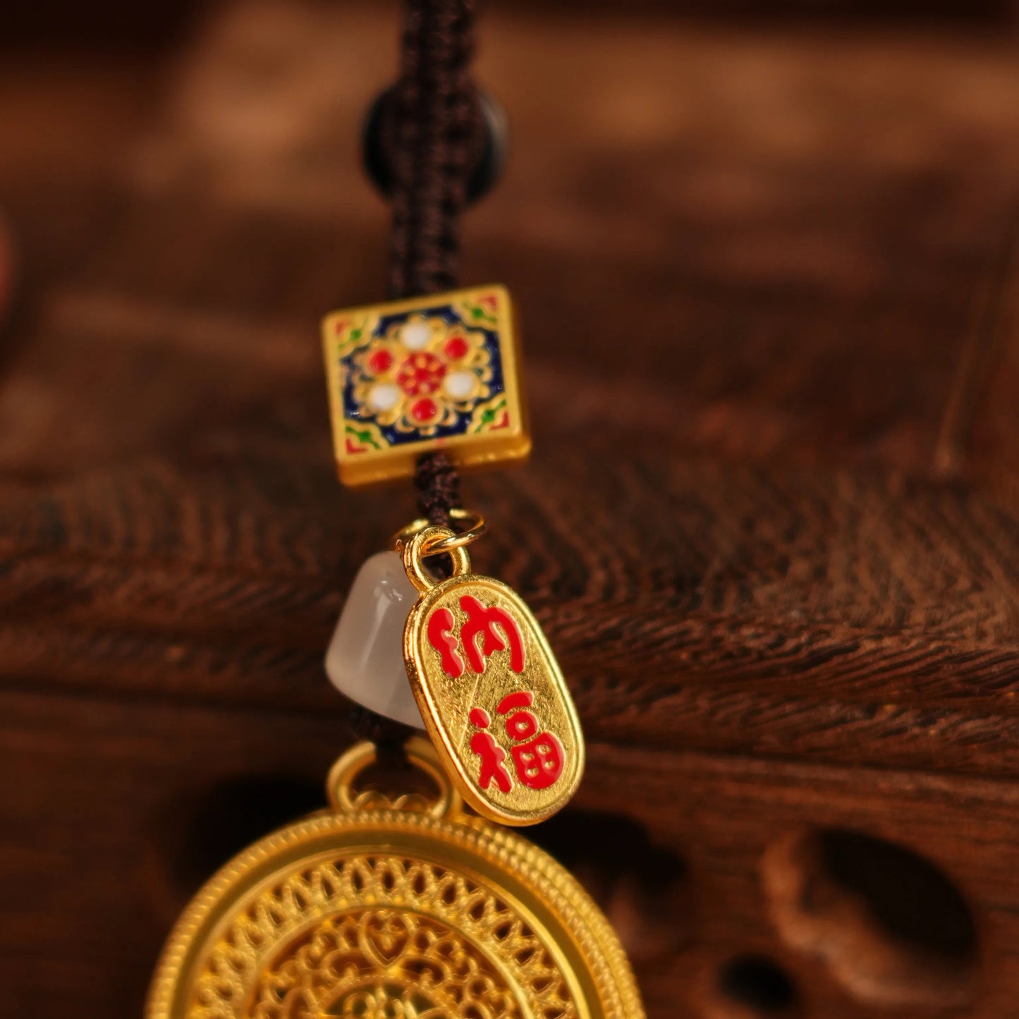 Gilded Fortune Tag Keychain – Taoist Wealth & Luck Amulet (Qianyuan Pavilion) Aoao Toys