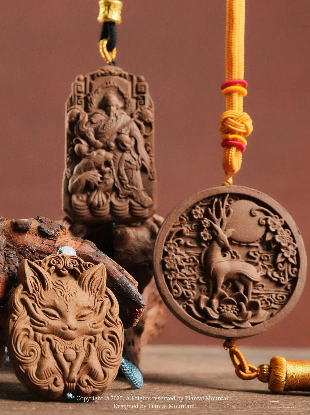 Tiantaishan Incense Pendant Necklace · Handcrafted Chinese Heritage Amulet with Natural Aromatic Woods（副本） Aoao Toys