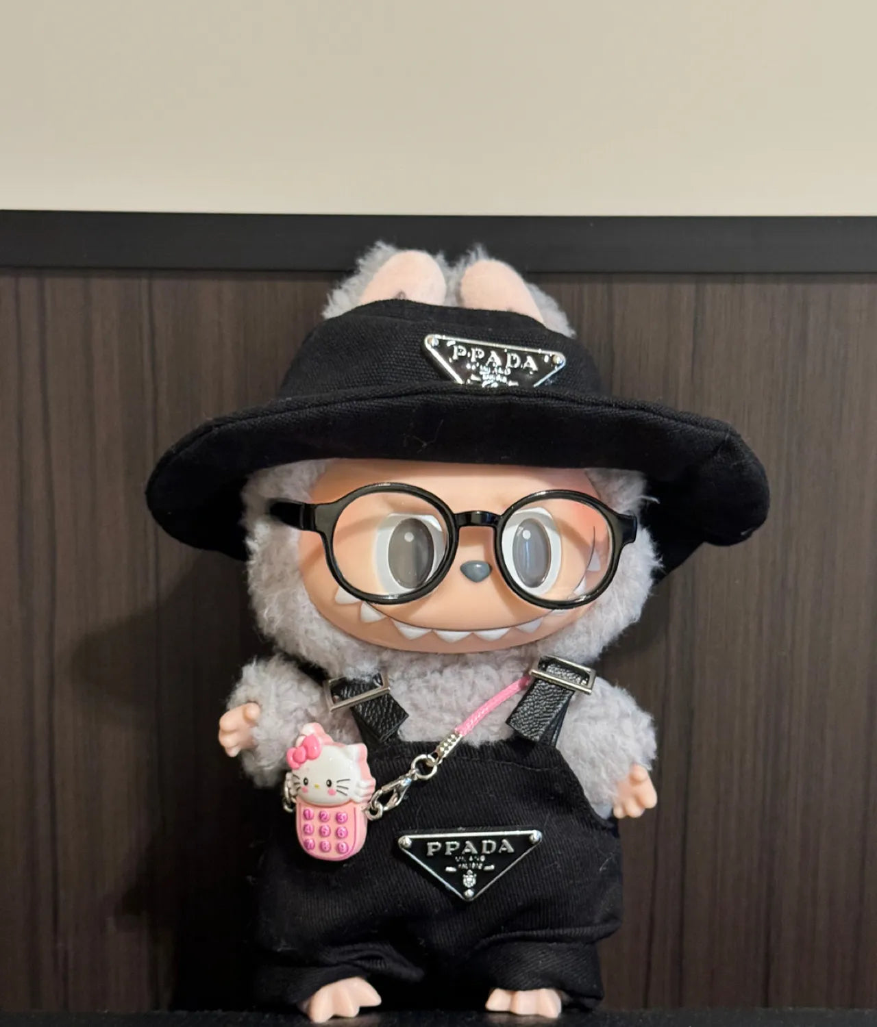 🌟 Cool Girl in Prada-Inspired Labubu Outfit (Gen 1 & 2)Doll & other accessories not included