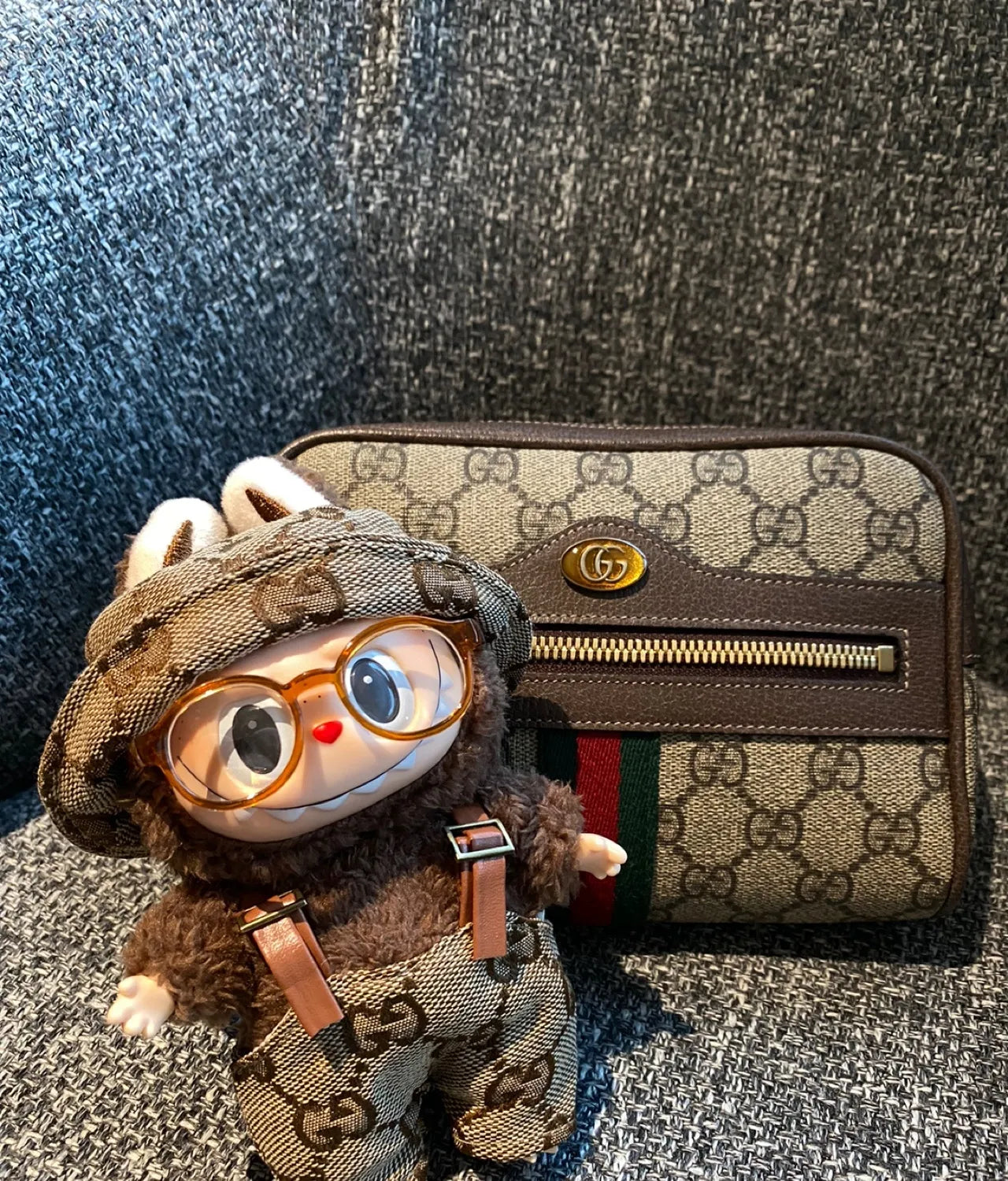 🌟 Gucci-Inspired Overalls Labubu Outfit (Gen 1 & 2)Doll & additional accessories not included