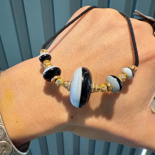 🌟 Large 23mm Natural One-Line Medicine Buddha Bead Necklace Unique Sky-Earth Design • Black-White Agate • 925 Silver-Gilt Accents Aoao Toys