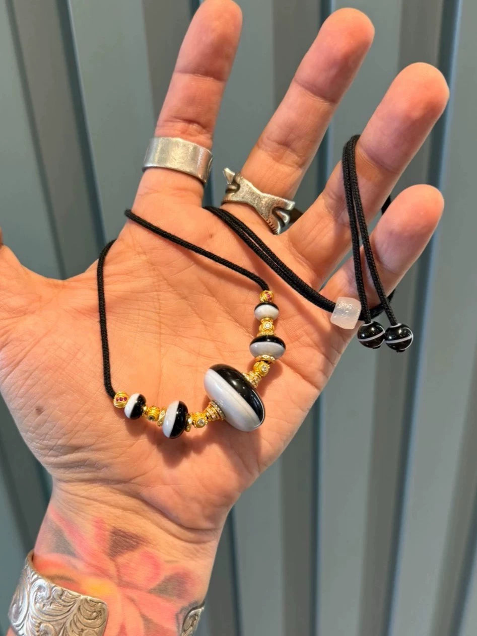 🌟 Large 23mm Natural One-Line Medicine Buddha Bead Necklace Unique Sky-Earth Design • Black-White Agate • 925 Silver-Gilt Accents Aoao Toys