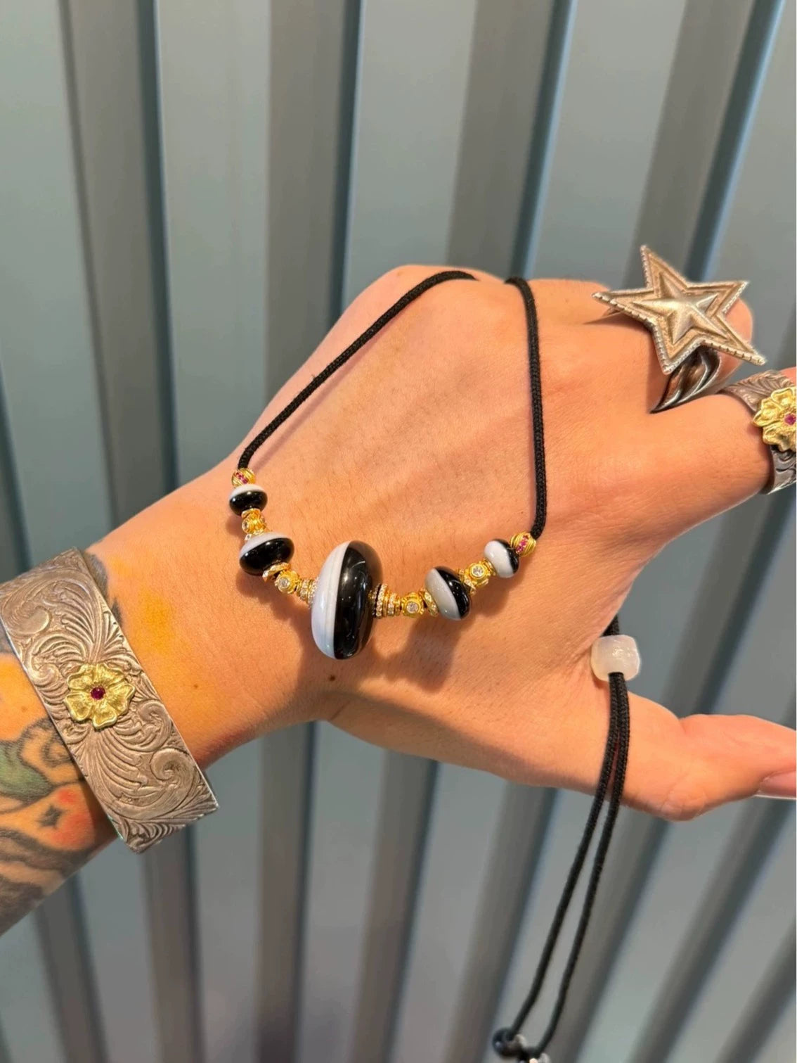 🌟 Large 23mm Natural One-Line Medicine Buddha Bead Necklace Unique Sky-Earth Design • Black-White Agate • 925 Silver-Gilt Accents Aoao Toys