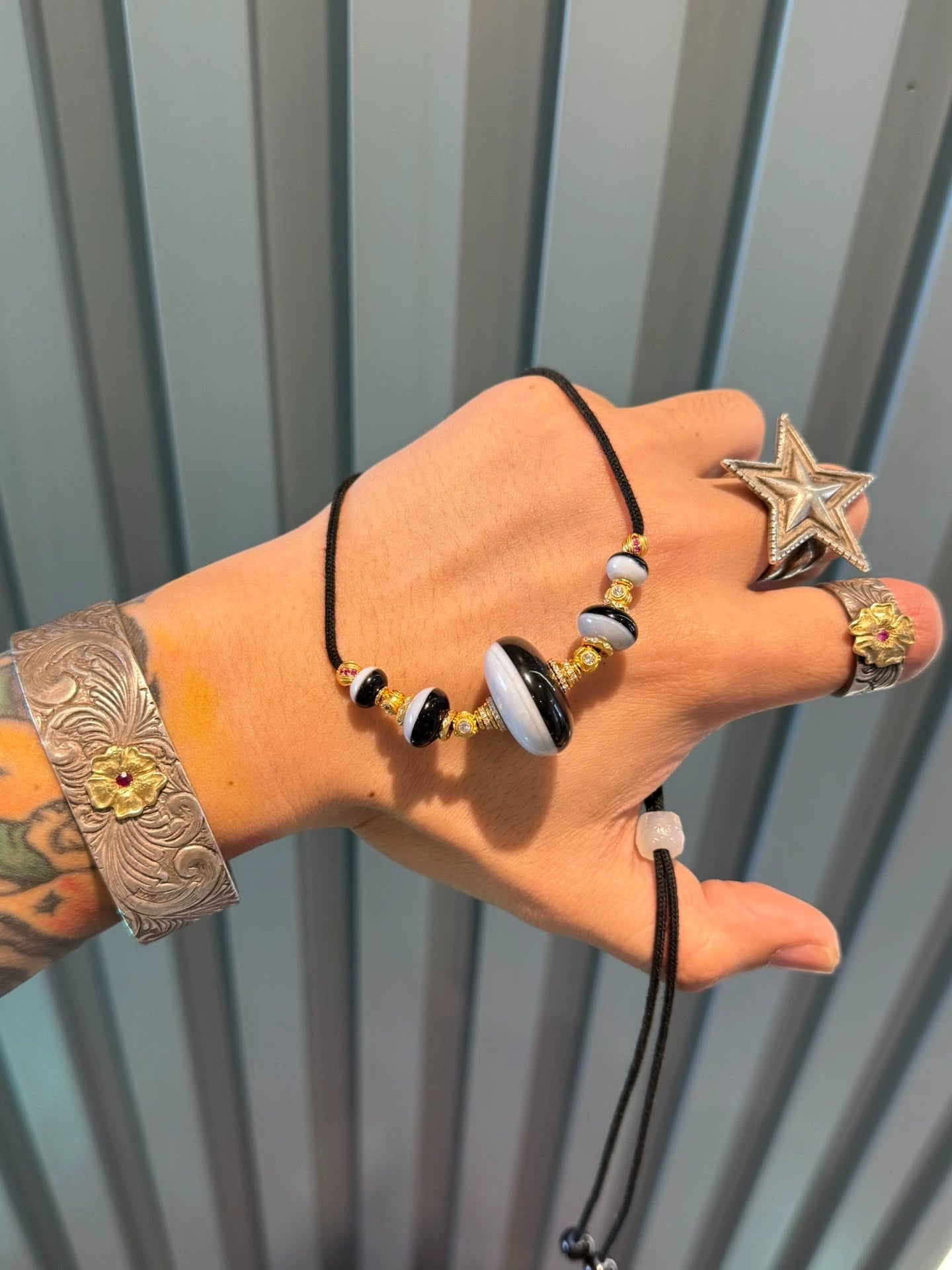 🌟 Large 23mm Natural One-Line Medicine Buddha Bead Necklace Unique Sky-Earth Design • Black-White Agate • 925 Silver-Gilt Accents Aoao Toys