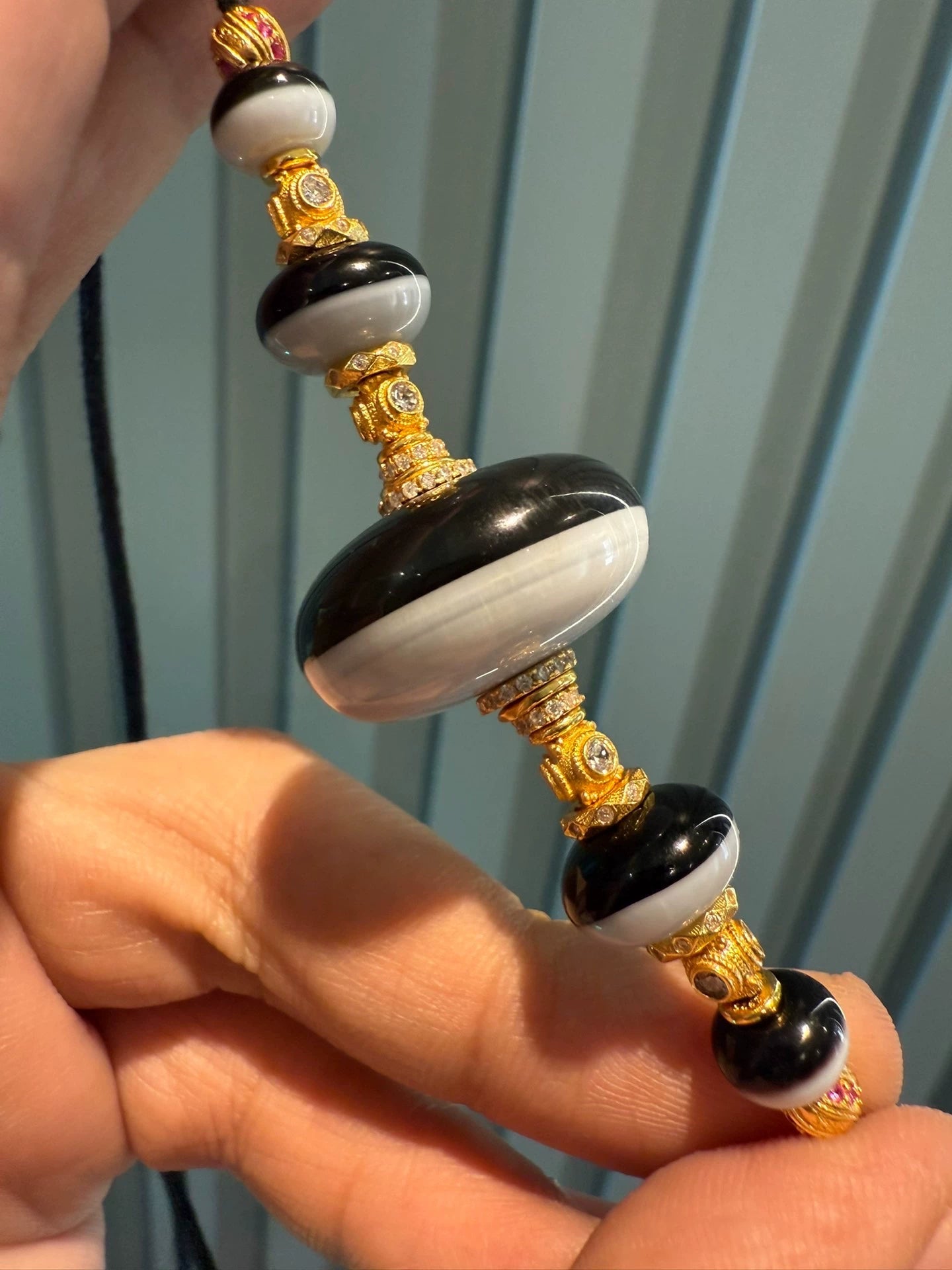 🌟 Large 23mm Natural One-Line Medicine Buddha Bead Necklace Unique Sky-Earth Design • Black-White Agate • 925 Silver-Gilt Accents Aoao Toys