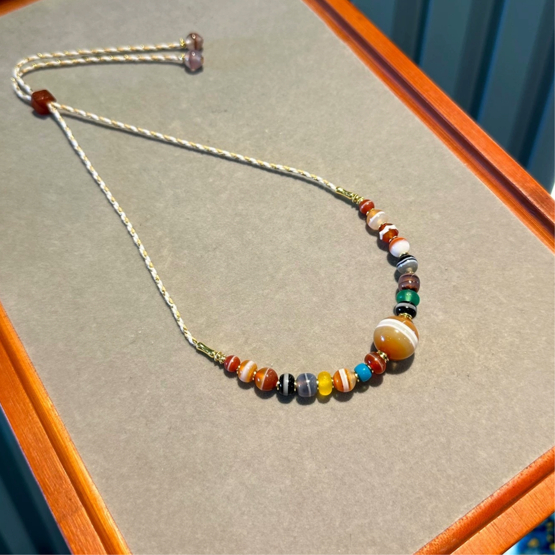 Multi-Treasure Necklace: Collarbone Chain (Striped Agate, One-Line Yakushi), Colorful Ancient Beads, Western Asia PYU Beads, Red Agate, Engraved Tibetan Pendant Aoao Toys
